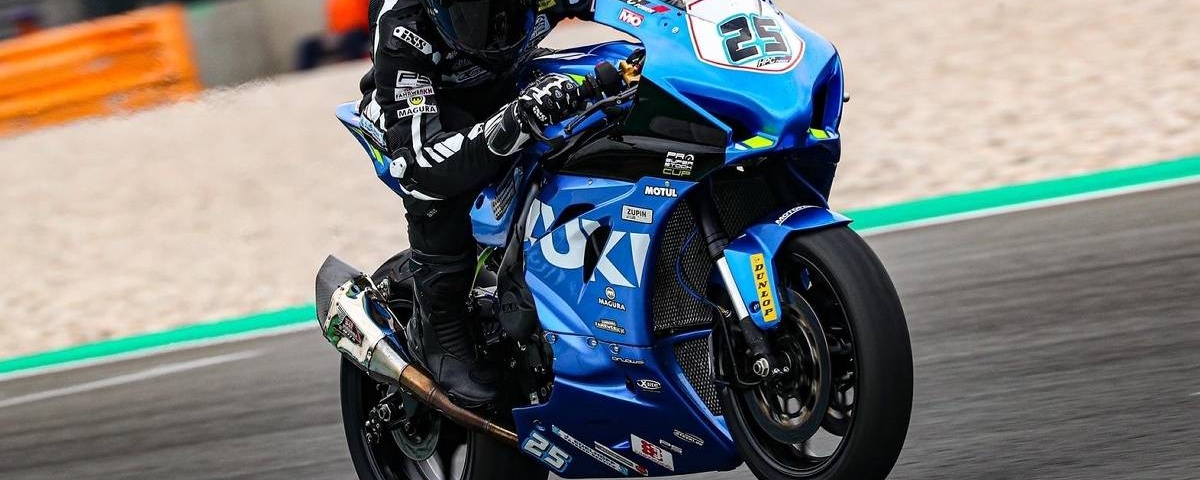 Max Schmidt fuhr mit seiner Suzuki auf dem Lausitzring auf der Überholspur.